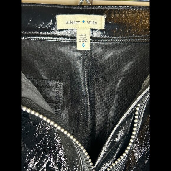 Urban Outfitters Silence + Noise patent faux patent leather pants sz 6 - Picture 2 of 6